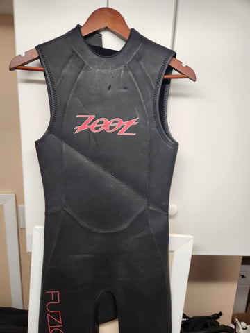 ZOOT FUZION SLEEVELESS WETSUIT MENS MEDIUM RENTAL A1 CONDITION