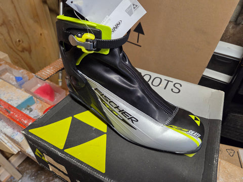 FISCHER RC5 Skate Boot T170010, SIZE 46